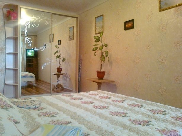 Снять посуточно квартиру в Бердянске на ул. Морская за 300 грн. 