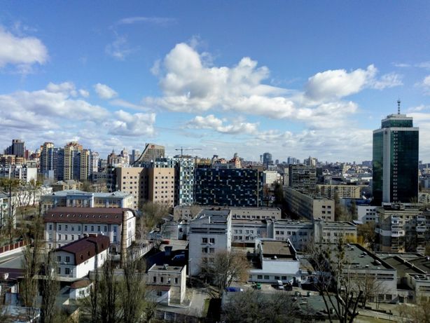 Rent daily an apartment in Kyiv on the Avenue Povitroflotskyi 13 per 1300 uah. 