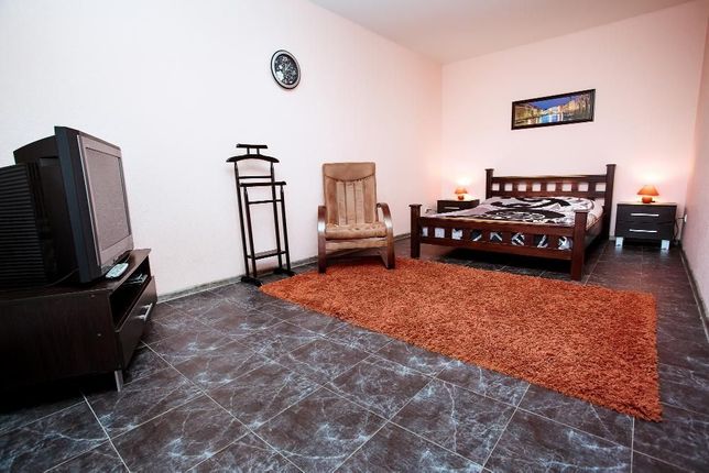 Rent daily an apartment in Chernihiv on the Avenue Myru 35а per 450 uah. 