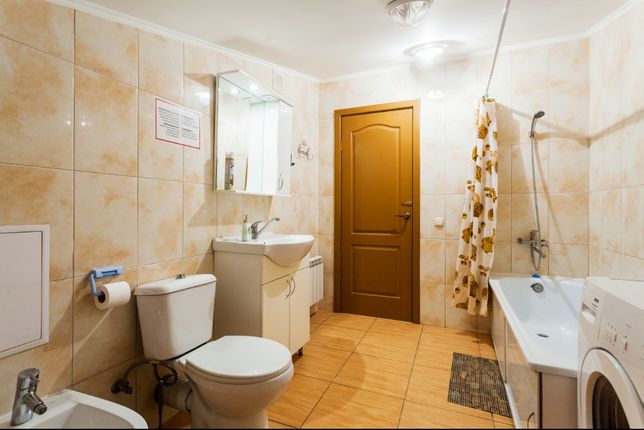 Rent daily an apartment in Kyiv on the St. Mala Zhytomyrska 20 per 890 uah. 