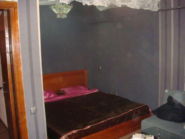 Rent daily a room in Kyiv on the Volodymyrskyi uzvoz 3 per 520 uah. 