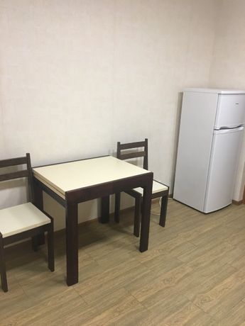 Rent daily an apartment in Kyiv on the St. Lomonosova per 700 uah. 