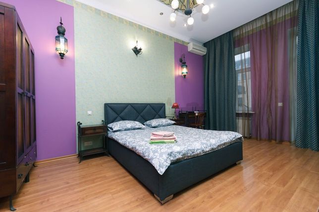 Rent daily an apartment in Kyiv on the St. Baseina 5а per 1400 uah. 