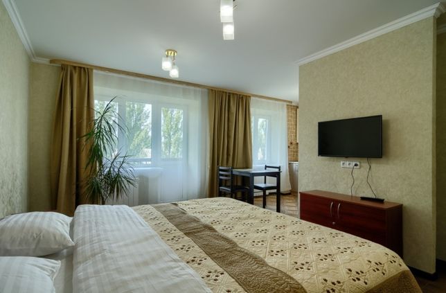 Rent daily an apartment in Kyiv on the St. Yaltynska 14 per 599 uah. 