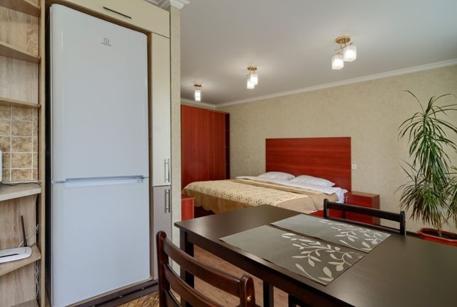 Rent daily an apartment in Kyiv on the St. Yaltynska 14 per 599 uah. 