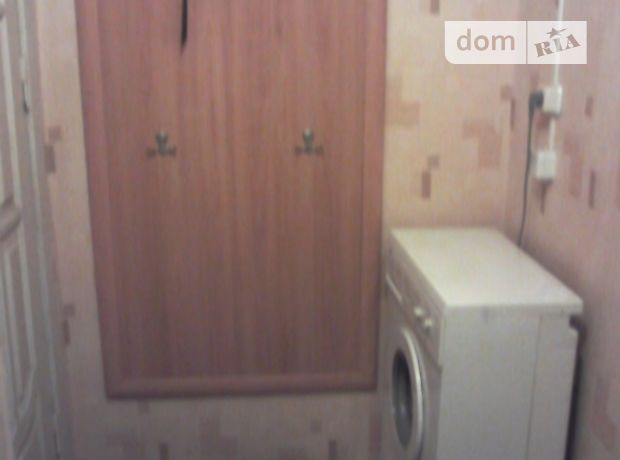 Rent daily an apartment in Kyiv on the St. Dobrobutna per 550 uah. 
