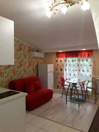 Rent daily an apartment in Kharkiv on the Avenue Nauky 5 per 350 uah. 