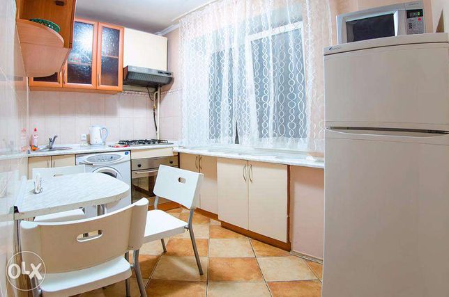 Зняти подобово квартиру в Києві на вул. Лесі Українки 10 за 850 грн. 