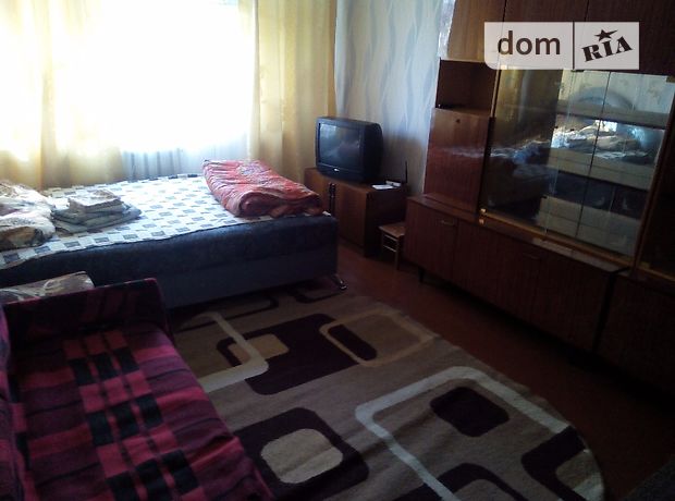 Rent daily an apartment in Cherkasy on the St. Viacheslava Chornovola per 300 uah. 
