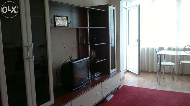 Rent daily an apartment in Kyiv on the St. Solomianska 10 per 700 uah. 