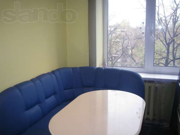 Rent daily an apartment in Kyiv on the Solomianska square per 400 uah. 