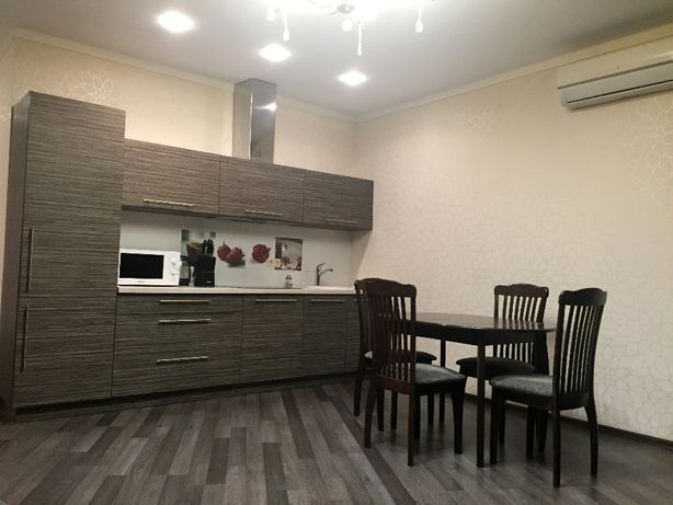 Rent daily an apartment in Dnipro on the St. Hlynky 2 per 1500 uah. 