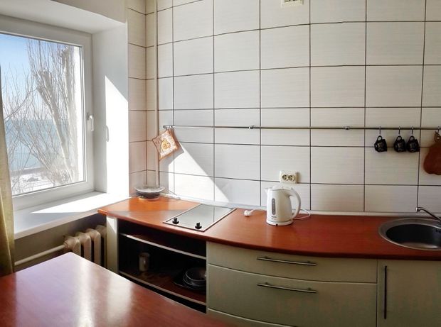 Зняти подобово квартиру в Бердянську на вул. Горького 45 за 330 грн. 
