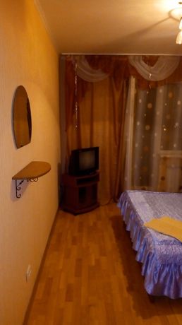 Rent daily a room in Kyiv on the lane Zatyshnyi 15 per 500 uah. 