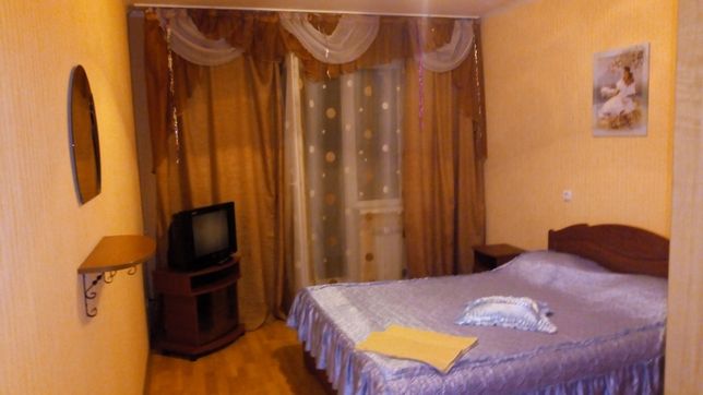 Rent daily a room in Kyiv on the lane Zatyshnyi 15 per 500 uah. 