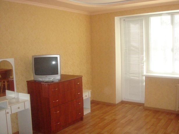 Зняти подобово квартиру в Херсоні на вул. Ушакова 66 за 420 грн. 