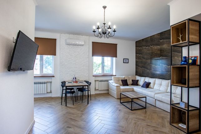 Rent daily an apartment in Mykolaiv on the St. Soborna per 900 uah. 