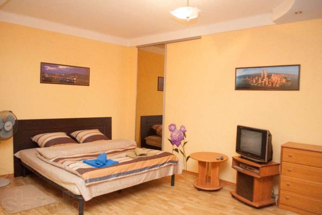 Зняти подобово квартиру в Києві на вул. Дружби за 650 грн. 