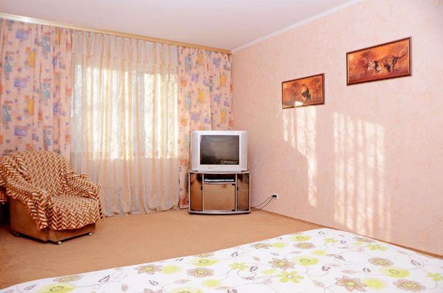 Rent daily an apartment in Kyiv on the St. Heroiv Dnipra per 500 uah. 