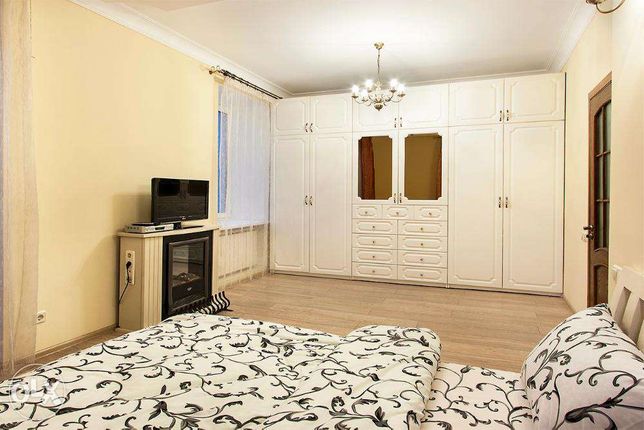 Rent daily an apartment in Kyiv on the St. Mala Zhytomyrska 20-г per 1500 uah. 