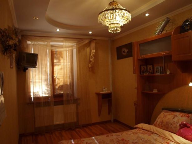 Rent daily an apartment in Zhytomyr on the Peremohy square per 370 uah. 