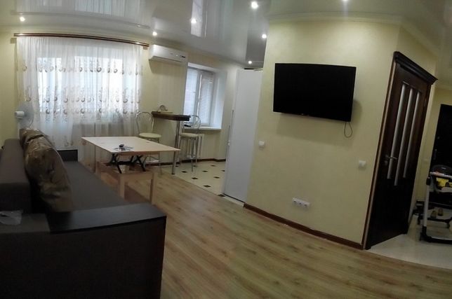 Rent daily an apartment in Berdiansk on the Avenue Azovskyi per 350 uah. 