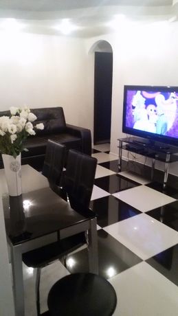 Rent daily an apartment in Dnipro on the Avenue Oleksandra Polia per 1000 uah. 