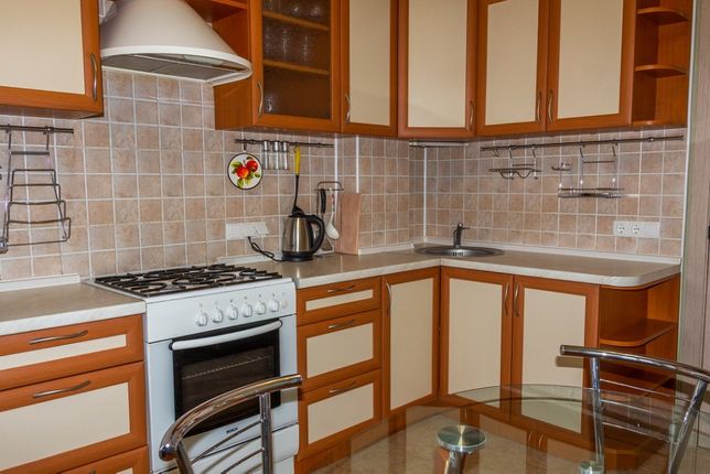 Rent daily an apartment in Kyiv on the St. Heroiv Dnipra 30 per 950 uah. 