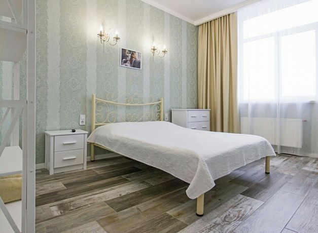 Rent daily an apartment in Odesa on the St. 40 rokiv Oborony Odesy per 1299 uah. 