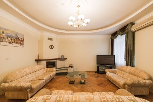 Зняти подобово квартиру в Києві на вул. Горького 9 за 2500 грн. 