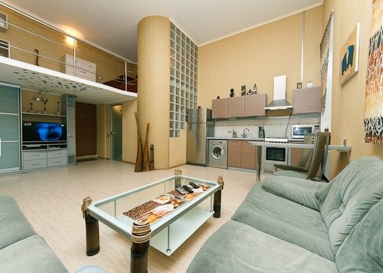 Rent daily an apartment in Kyiv on the St. Saksahanskoho per 1100 uah. 