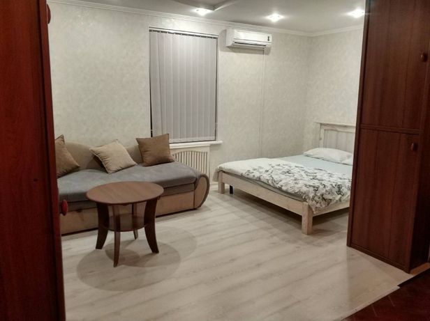 Rent daily an apartment in Kyiv on the lane 1-i Druzhby 5 per 690 uah. 