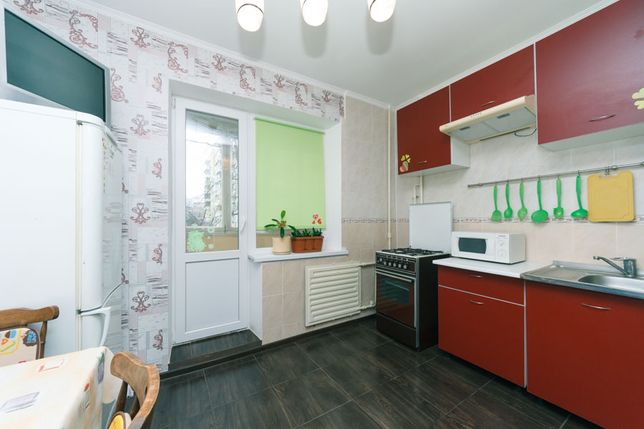 Rent daily an apartment in Kyiv on the St. Narodnoho Opolchennia per 550 uah. 