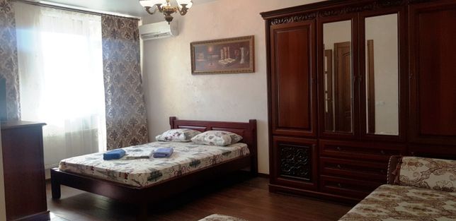 Rent daily an apartment in Kyiv on the St. Lomonosova 46/1 per 850 uah. 