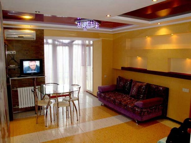 Rent daily an apartment in Kherson on the Svobody square per 599 uah. 