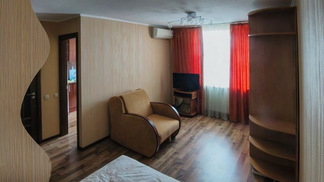 Зняти подобово квартиру в Черкасах на вул. Героїв Дніпра 53 за 500 грн. 