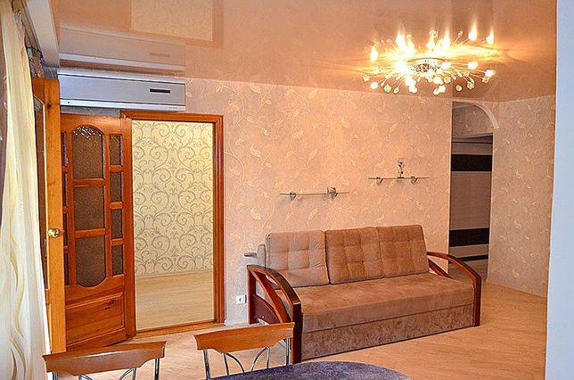 Rent daily an apartment in Kherson on the Svobody square per 949 uah. 