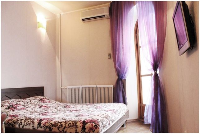 Rent daily an apartment in Kyiv on the Bessarabska square 20 per 750 uah. 