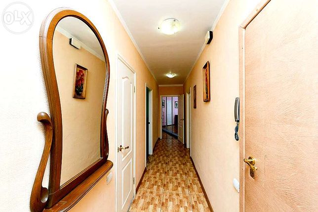 Rent daily an apartment in Kyiv on the St. Rustaveli Shota 25 per 1500 uah. 