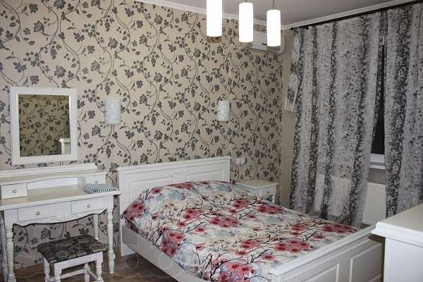 Rent daily an apartment in Kyiv on the St. Dovzhenka per 1100 uah. 