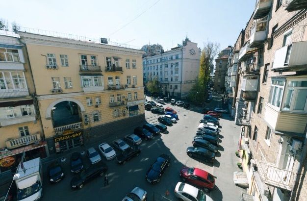 Снять посуточно квартиру в Киеве на ул. Крещатик 3 за 2800 грн. 