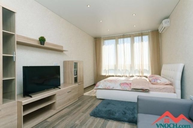 Rent daily an apartment in Kyiv on the St. Virmenska 6а per 850 uah. 