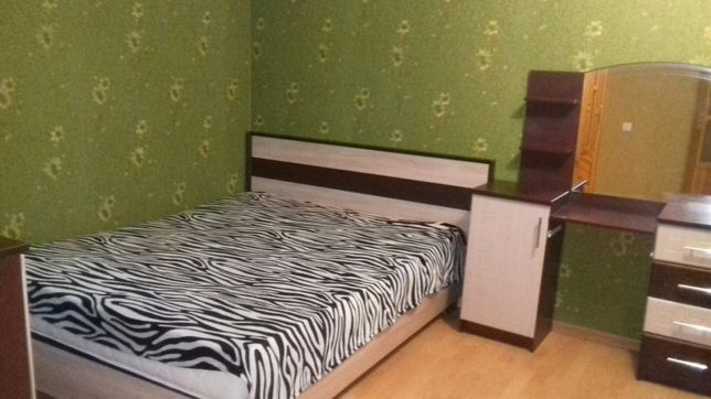 Rent daily an apartment in Vinnytsia on the Avenue Kotsiubynskoho 600 per 280 uah. 