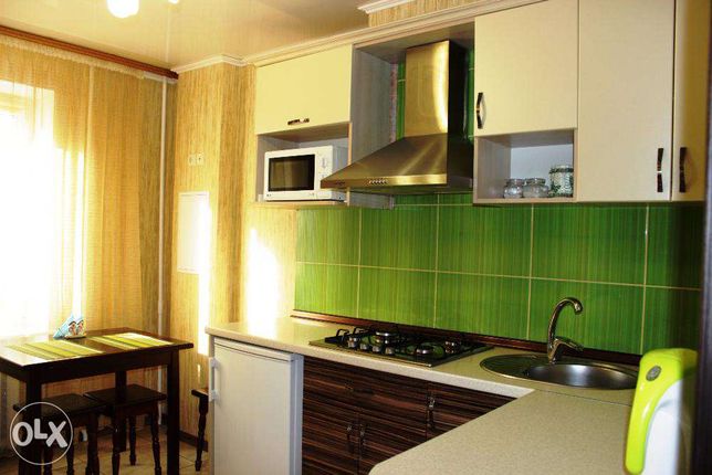 Rent daily an apartment in Kryvyi Rih on the St. Hulaka Artemovskoho 450 per 450 uah. 
