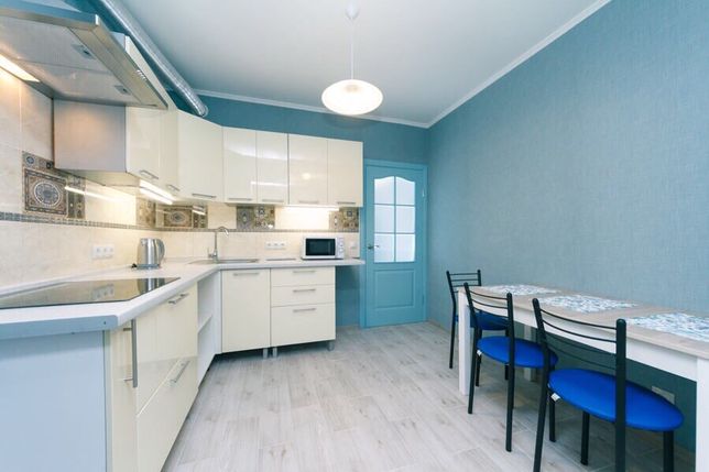 Rent daily an apartment in Kyiv on the St. Rusovoi Sofii 3В per 850 uah. 