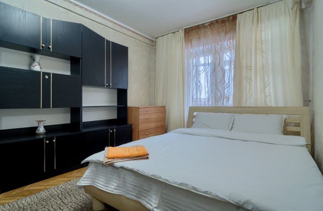 Rent daily an apartment in Kyiv on the St. Nimanska 2 per 599 uah. 