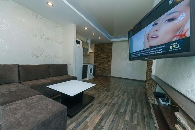 Rent daily an apartment in Kyiv on the Lesi Ukrainky square 16 per 1200 uah. 