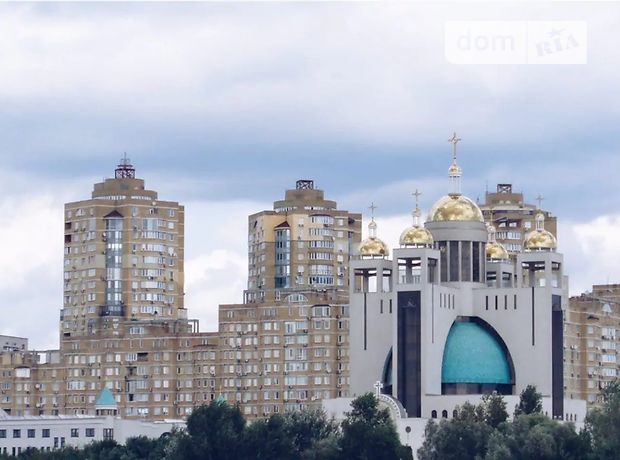 Rent an apartment in Kyiv on the St. Heroiv Dnipra 7 per 20000 uah. 