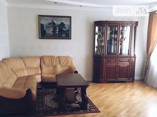 Rent an apartment in Kyiv on the St. Heroiv Dnipra 7 per 20000 uah. 