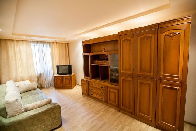 Rent daily an apartment in Zhytomyr on the Peremohy square 5/1 per 350 uah. 